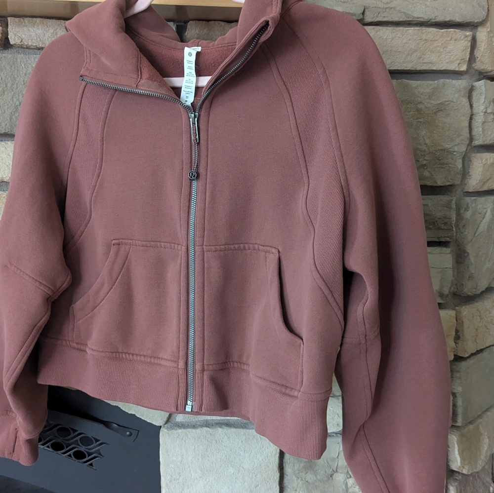 Lululemon Zip Cropped Scuba Hoodie Sweatshirt.